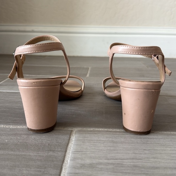 Naturalizer Bristol women’s high heel sandal size 6m tan/barely nude - Picture 4 of 7